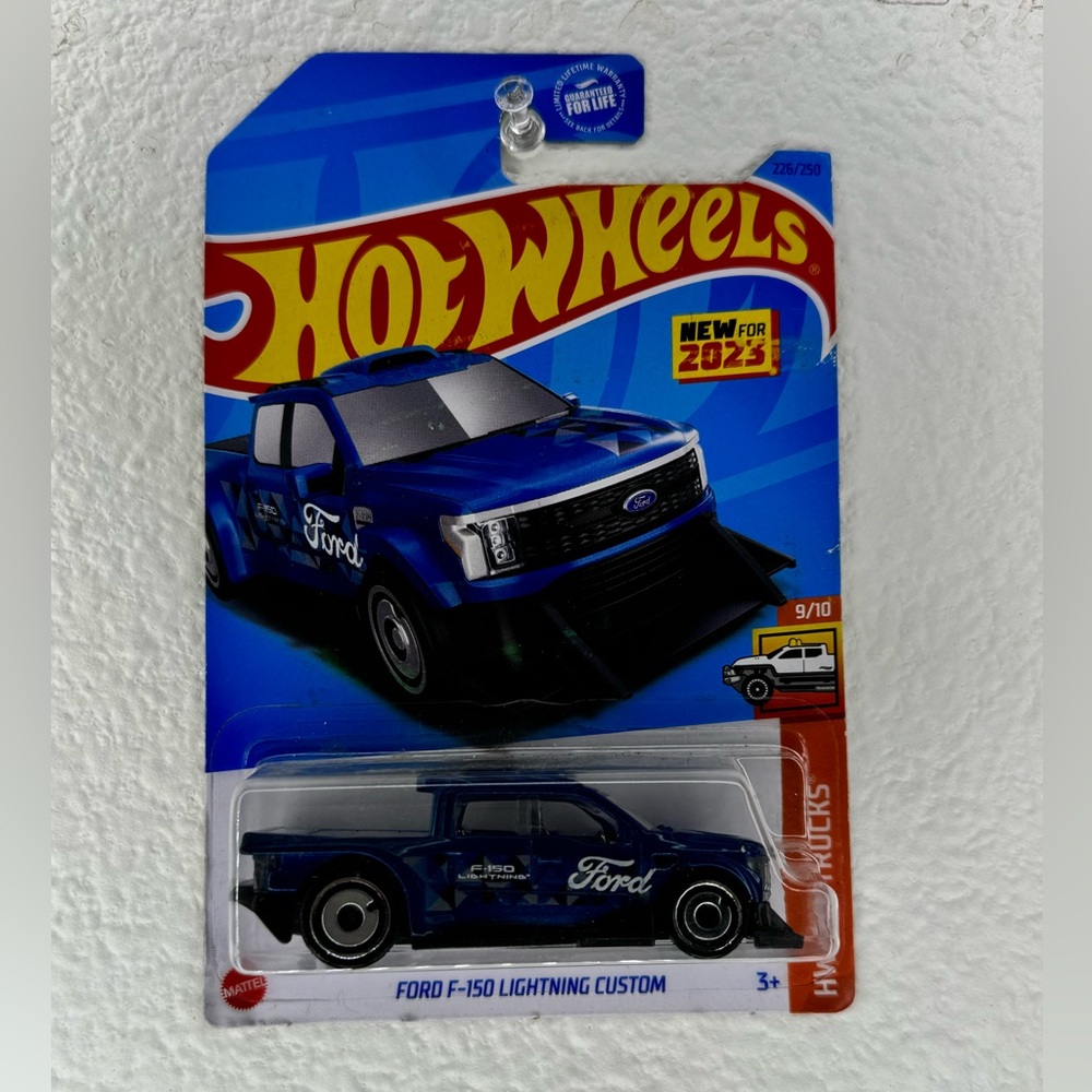 New Hot Wheels FORD F-150 LIGHTNING CUSTOM